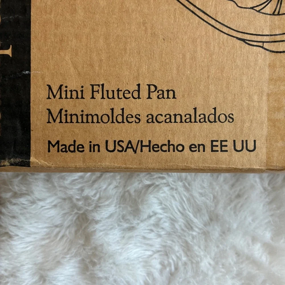 Pampered Chef Family Heritage Stoneware Mini Fluted Pan 1441 Classics Collection